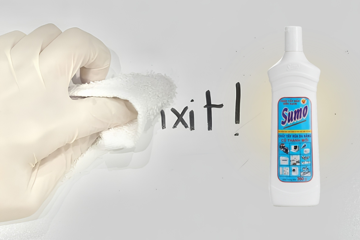 Lau bảng trắng có vết bút lông mực gốc dầu bằng nước tẩy đa dụng