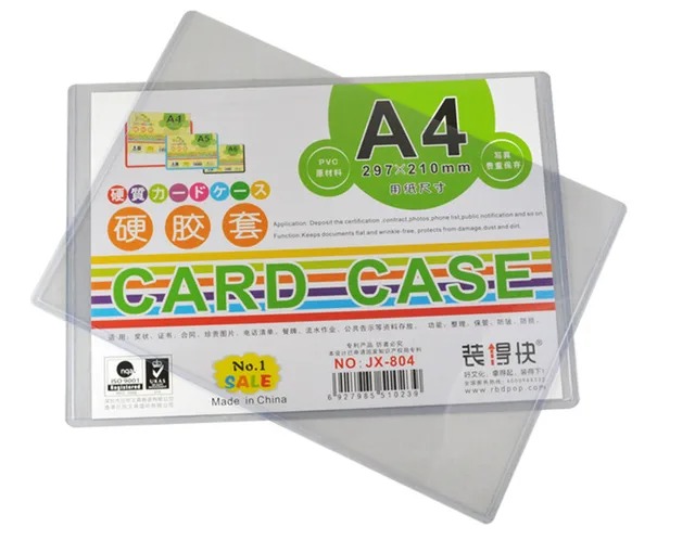 Chất liệu card case nhựa PVC chống nước, chống ẩm và chống bụi bẩn