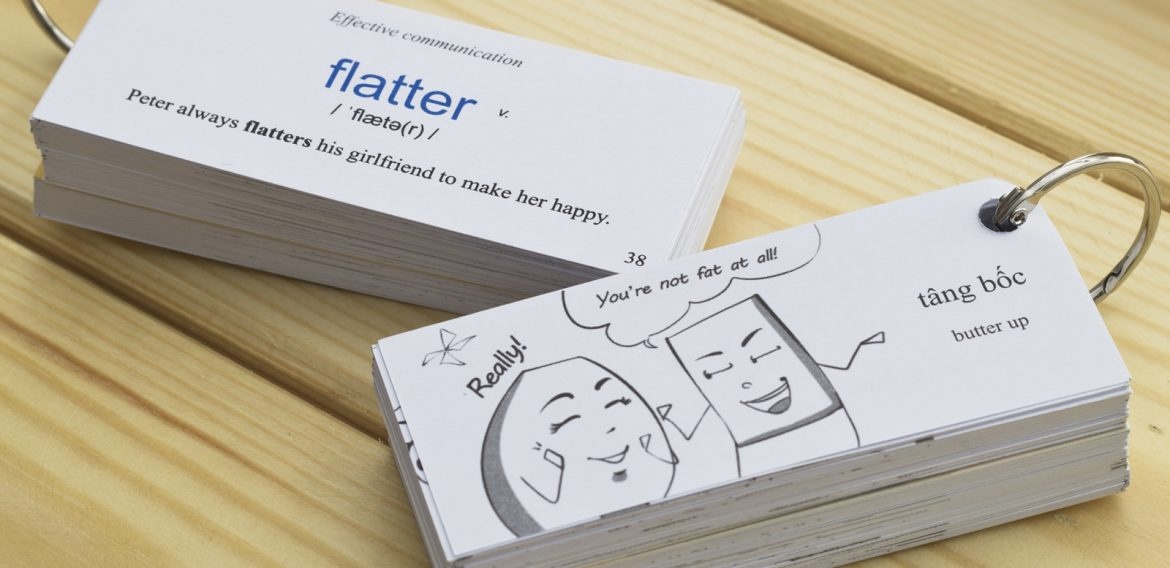 Thẻ ghi nhớ từ vựng bằng giấy